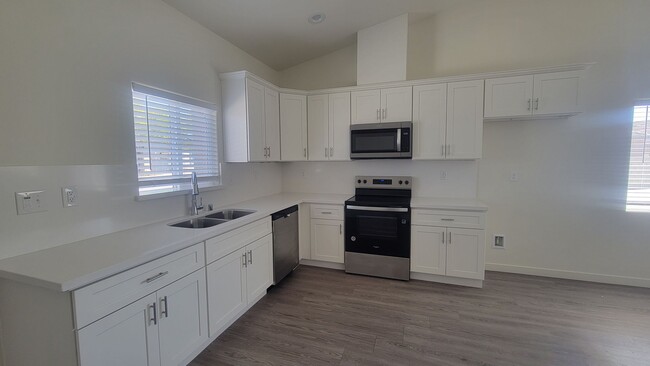 Foto del edificio - 5005 Poppyseed St