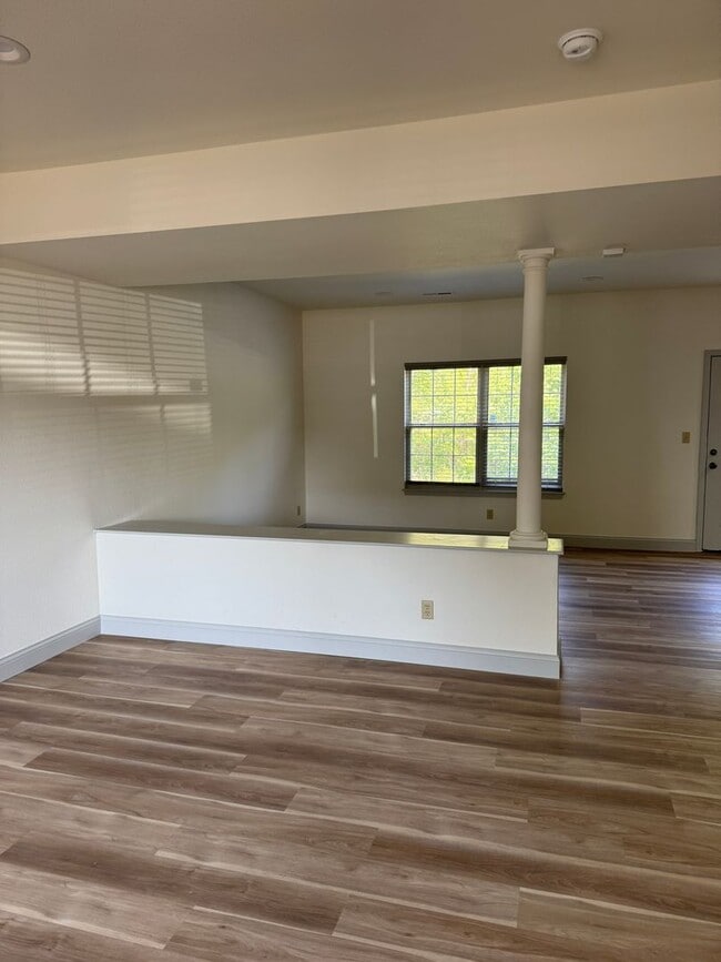 Building Photo - 1605 Spiros Dr