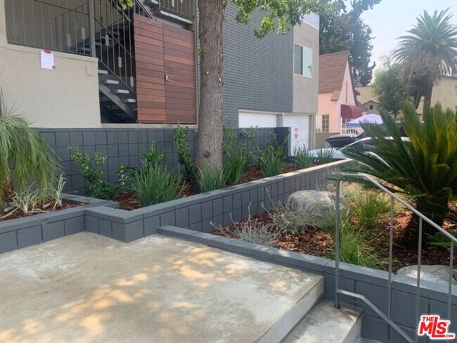 Building Photo - 7524 Sepulveda Blvd