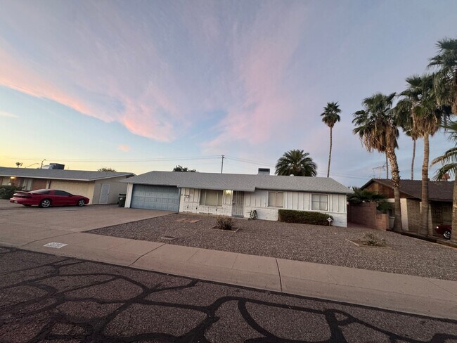 Foto del edificio - 3410 E Shaw Butte Dr