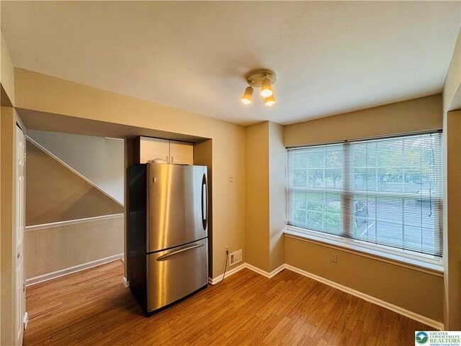 Foto del edificio - 102 Quaker Dr