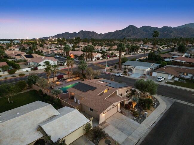 Foto del edificio - 43260 Silk Tree Ln