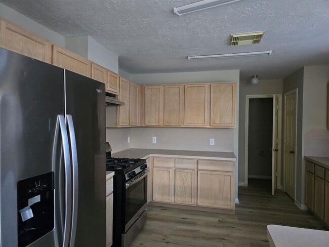 Building Photo - 8326 Malin Ct