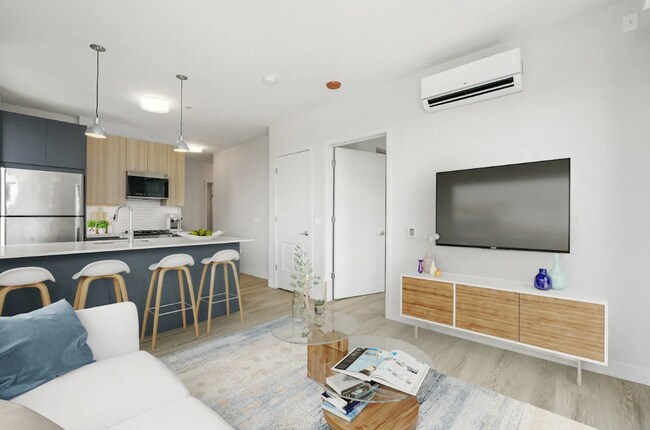 Foto del edificio - 300 N Ashland Ave