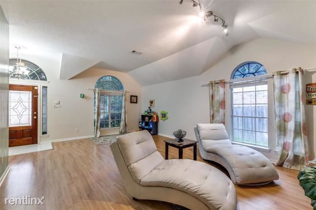 Building Photo - 14302 Meadow Estates Ln