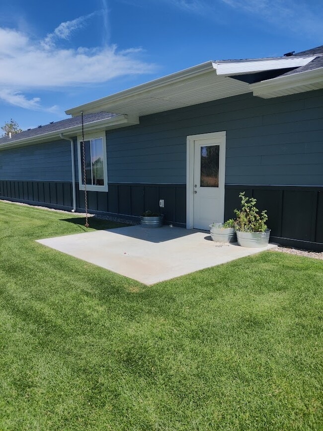 Building Photo - Manchester United Patio Homes