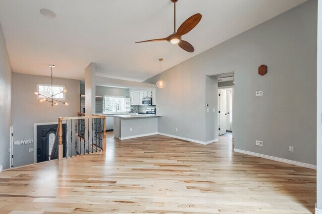 Building Photo - 3 Bedroom Single Family in Littleton