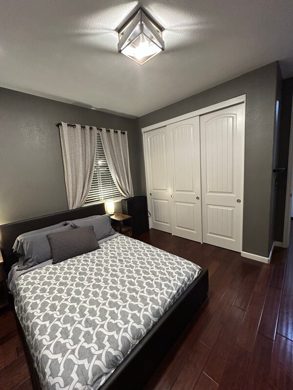 Foto del edificio - 530 Burnt Ranch Way