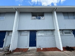 Building Photo - 1010 N Fiske Blvd