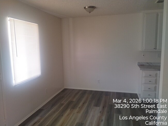 Foto del edificio - 38290 5th St E