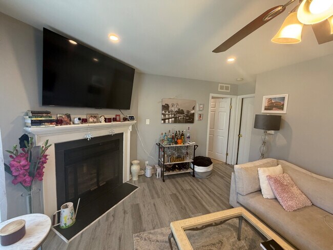 Foto del edificio - 606 Woodhollow Dr