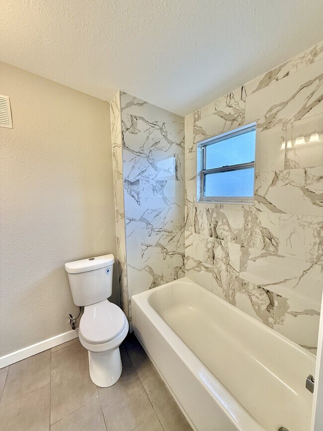 Foto del edificio - 3148 W Cordelia St