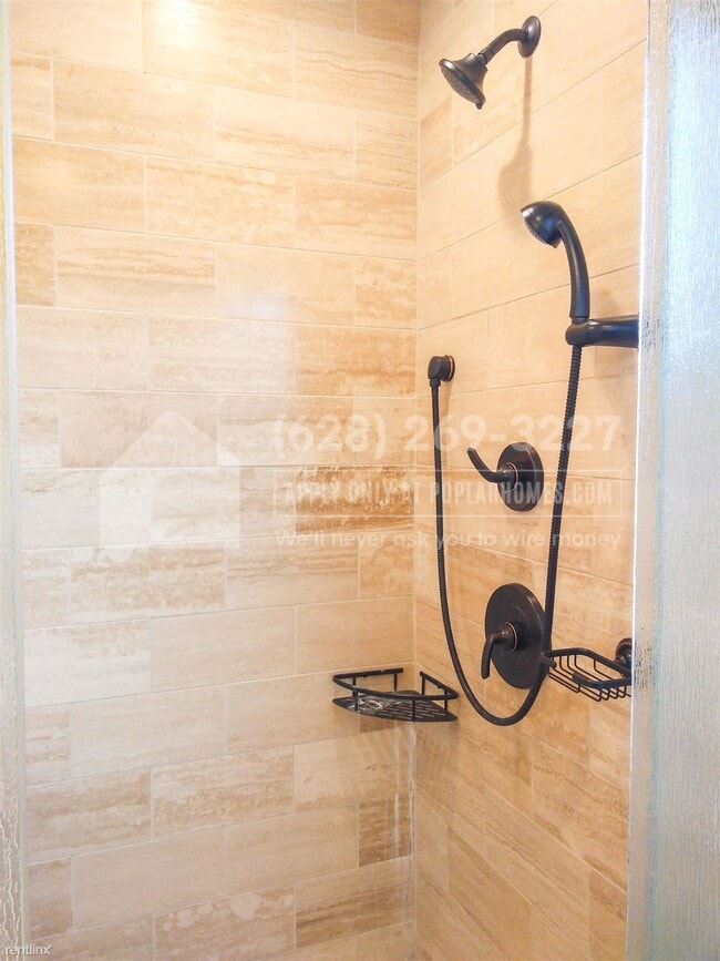 Building Photo - 2 br, 1.5 bath House - 1042 Eugene Ave Uni...