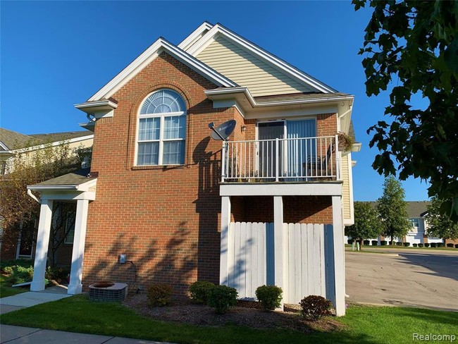 Building Photo - 16816 Glenmoor Blvd