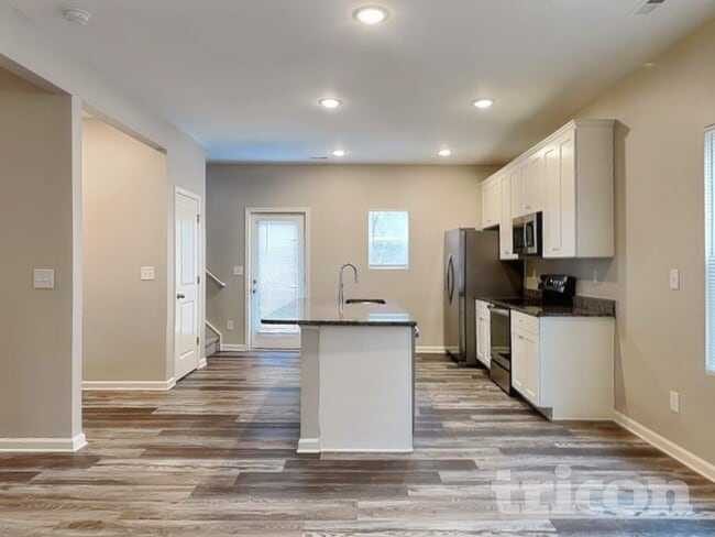 Building Photo - 808 Caper St