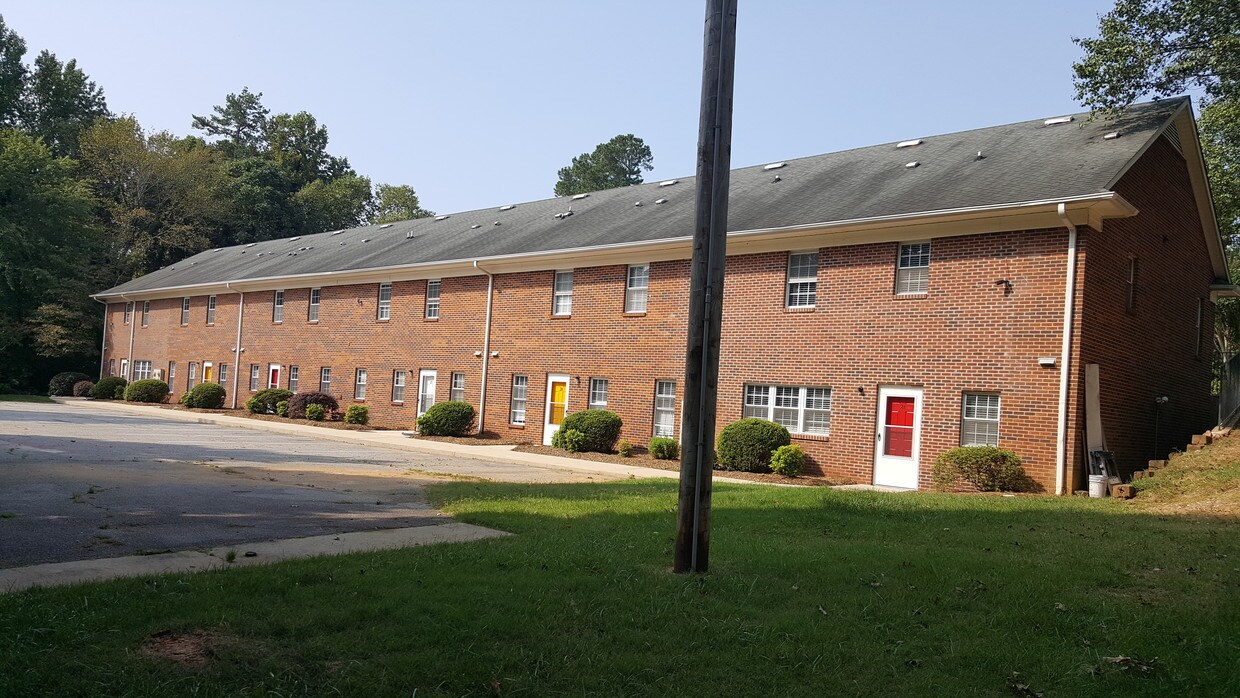 2418 N Centennial St, High Point, NC 27265 Apartments High Point, NC