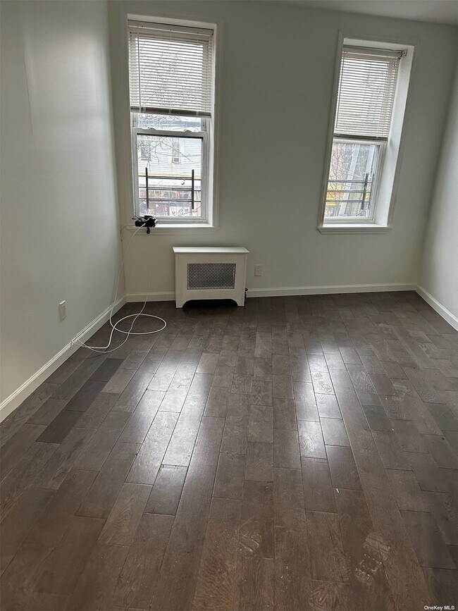 Foto del edificio - 427 New Lots Ave
