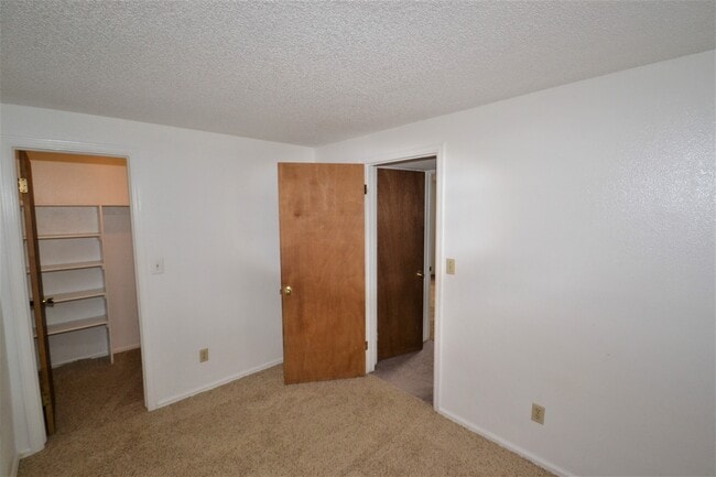 Building Photo - $1363 | 2BR/1BA Duplex | Cozy Home Near Be...
