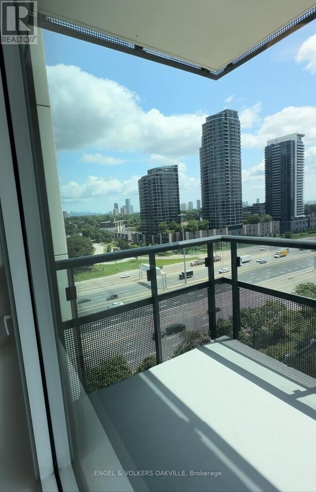 Photo du bâtiment - 10 Eva Rd