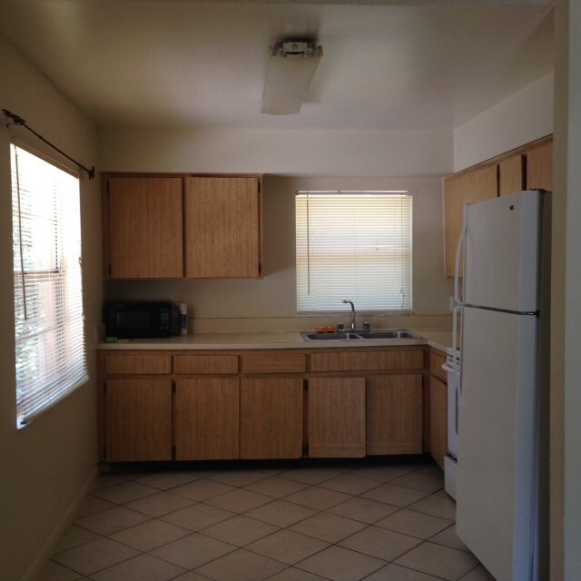 Foto del edificio - 3/1. 9313 N 46TH ST APT 2