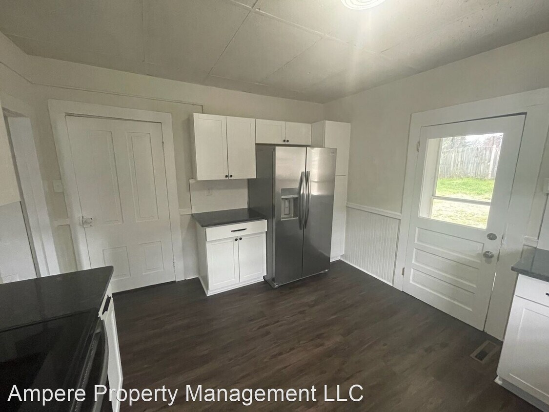Building Photo - 4 br, 1 bath House - 726 S Broad St