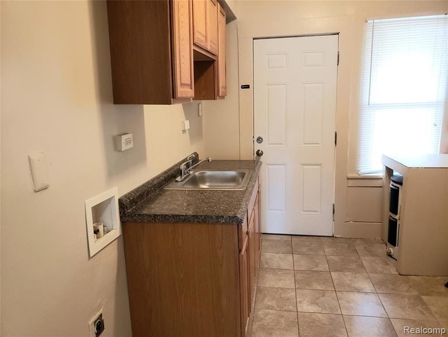 Building Photo - 308 Perrin St