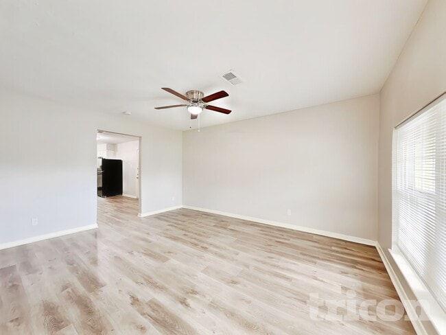 Building Photo - 2706 Dewberry Ln