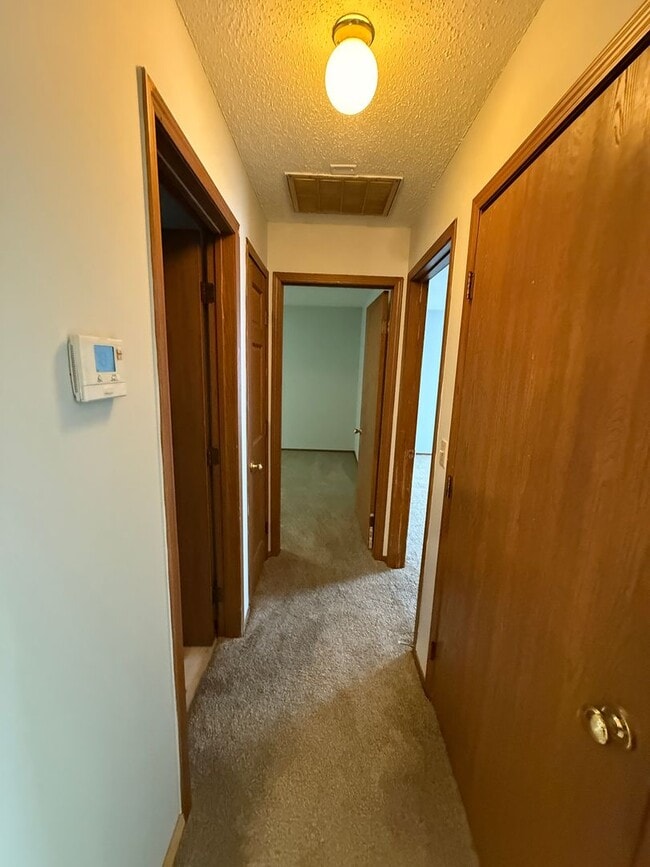 Building Photo - Refreshed 2-Bedroom Duplex in the Heart of...