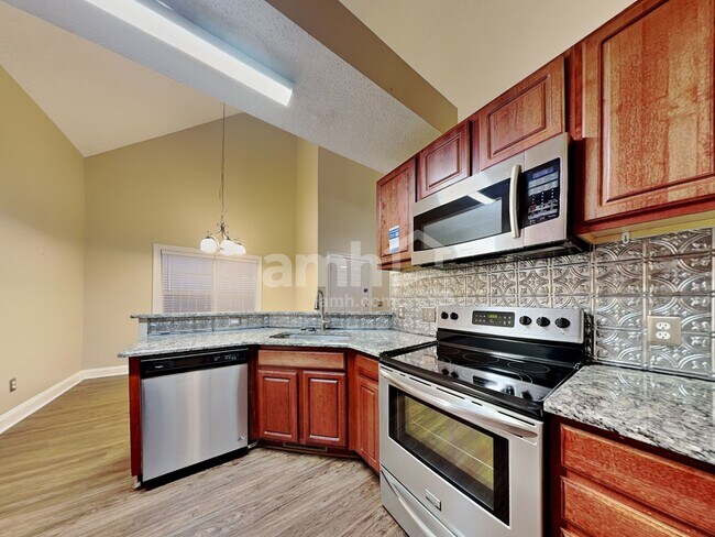 Foto del edificio - 1009 Loch Lomond Cir