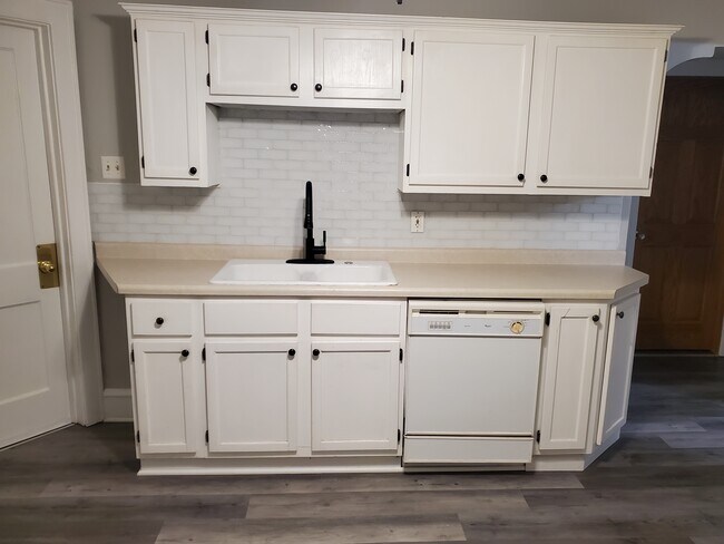 Kitchen3 - 2555 S 68th St