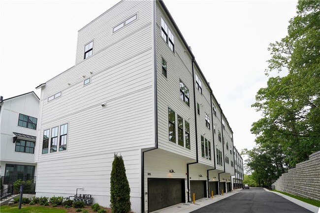 Building Photo - 1815 Gotham Ln NE