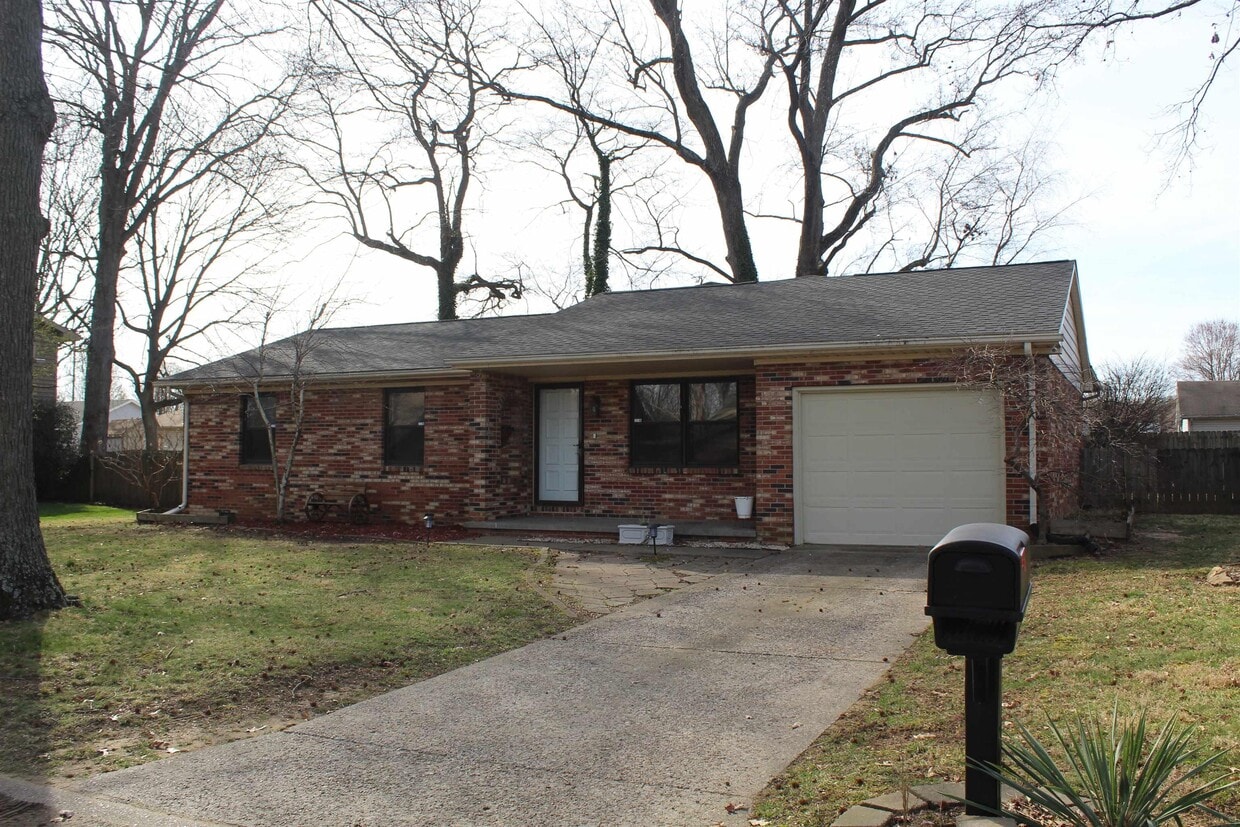 7525 Ridgeway Ave, Evansville, IN 47715 House for Rent in Evansville, IN