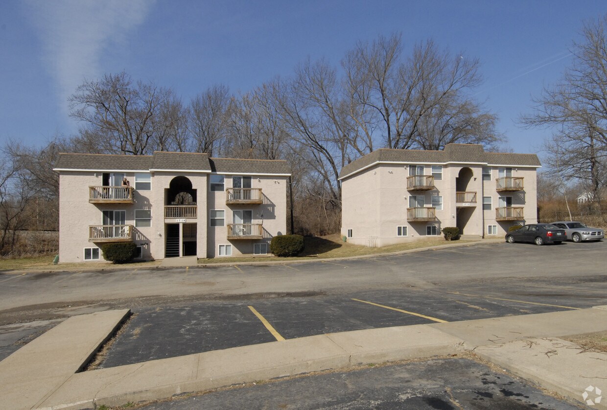 Building Photo - Edgewood Apartments