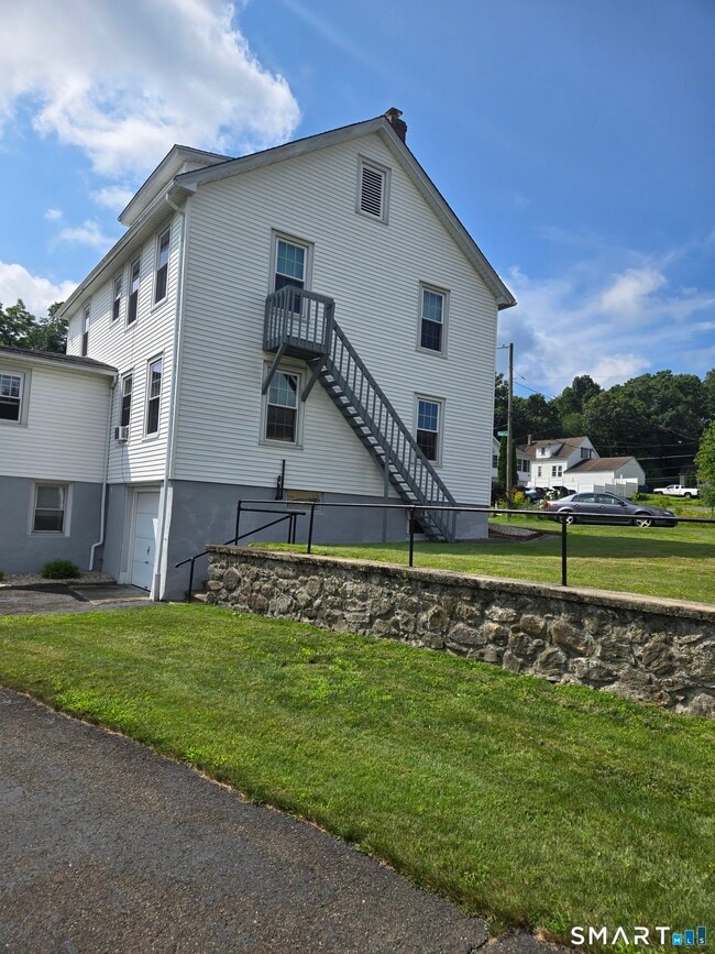 Building Photo - 158 Martone St