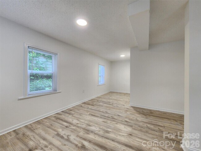 Foto del edificio - 706 N Caldwell St