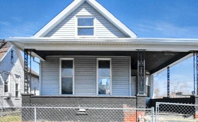 Foto del edificio - Charming 3-Bedroom Home with Convenient Lo...