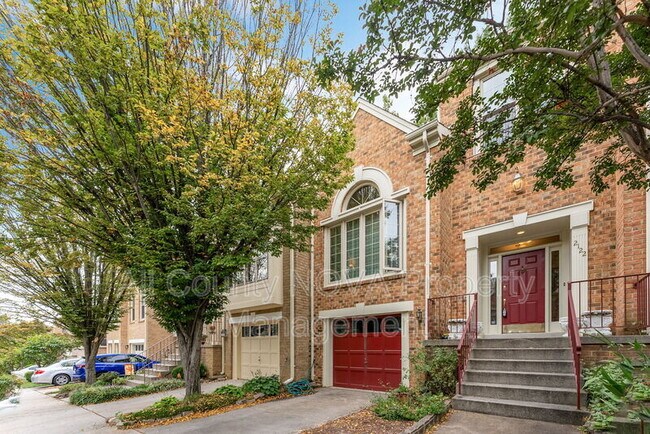 Building Photo - 2122 Kings Garden Way