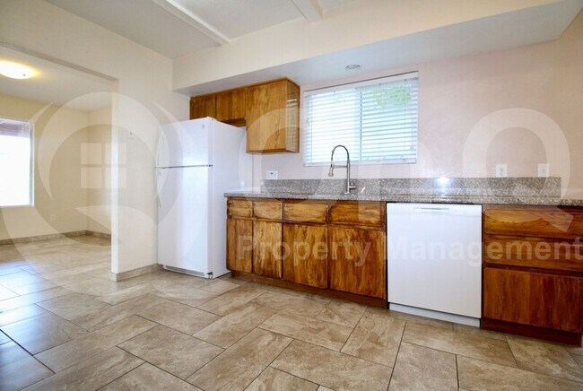 Foto del edificio - 9609 E 29th St