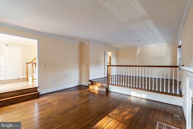 Building Photo - 7348 Lewinsville Square Pl