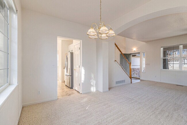 Foto del edificio - 113 Overland Ct