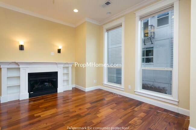 Building Photo - 5121 N Williams Ave