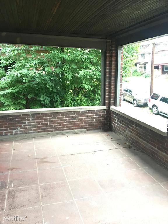 Building Photo - 1158 Davis Ave