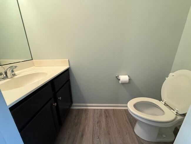 Foto del edificio - Beautiful 2 bedroom, 2.5 bath Town House