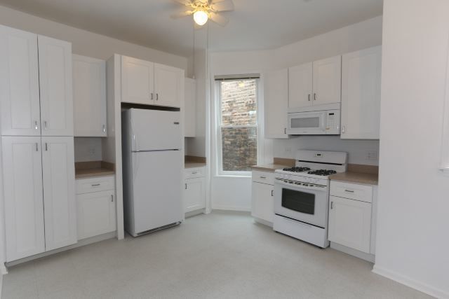 Building Photo - 3625 W Wrightwood Ave