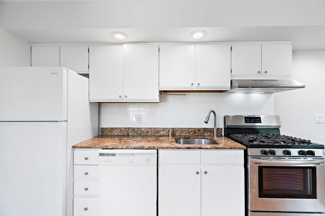 Building Photo - 3478 John F. Kennedy Blvd