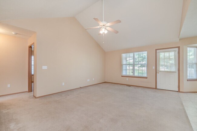 Foto del edificio - SE Springfield Home Just for YOU!!!  3Bed/...