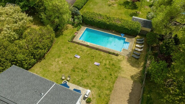 Foto del edificio - 10 James Dr