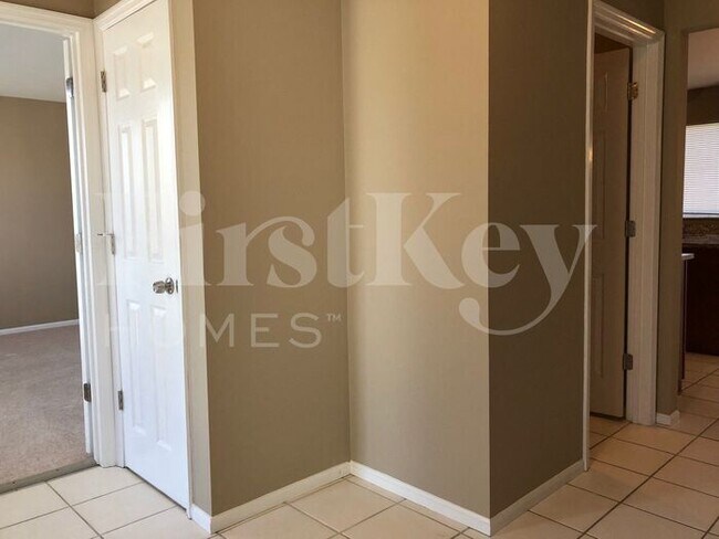 Foto del edificio - 16727 N Fork Ridge Dr