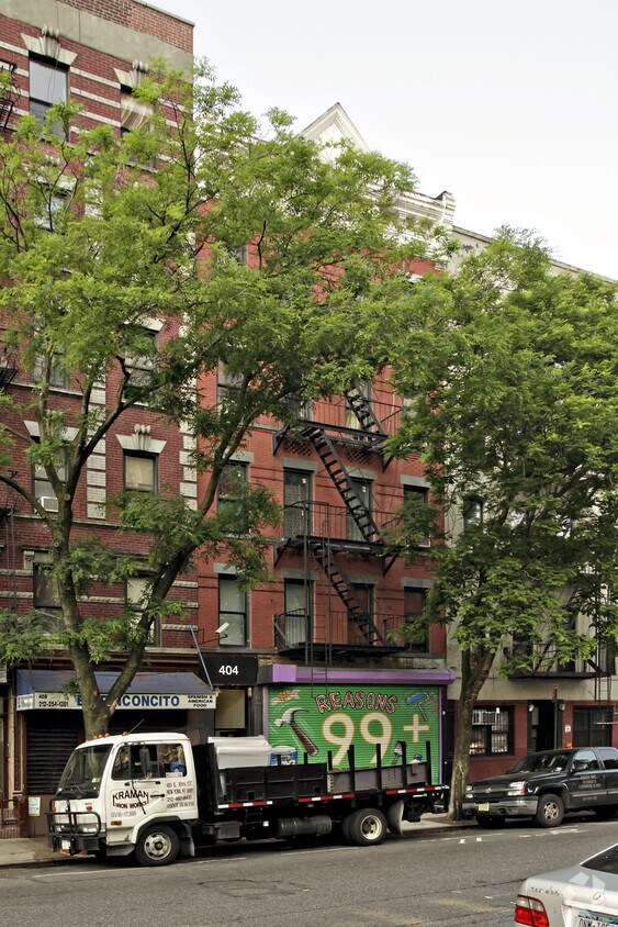 Primary Photo - 404 E Tenth St