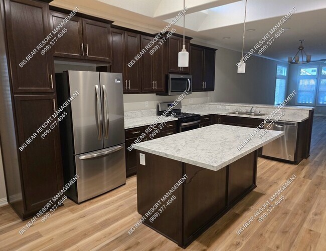 Foto del edificio - 305 W Sherwood Blvd